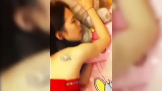 Hairy Asian Squirting and Moaning